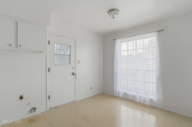 Building Photo - 3828 Taylor Ave