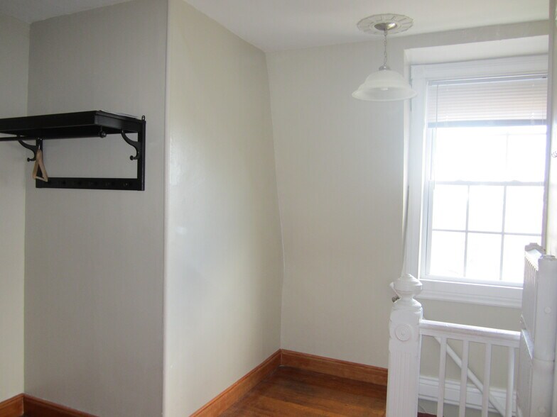 Building Photo - 977 Whalley Ave