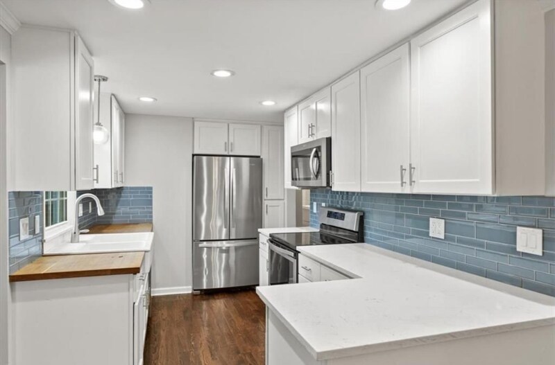 Building Photo - 3306 W 71st Terrace