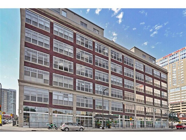 Building Photo - 521 S 7th St