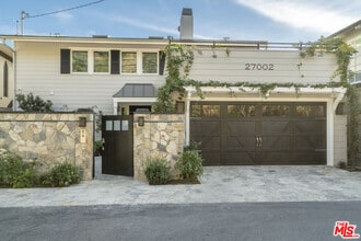 Building Photo - 27002 Malibu Cove Colony Dr