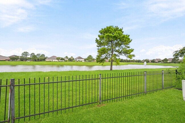 Building Photo - 14403 Lakepointe Bend Ln