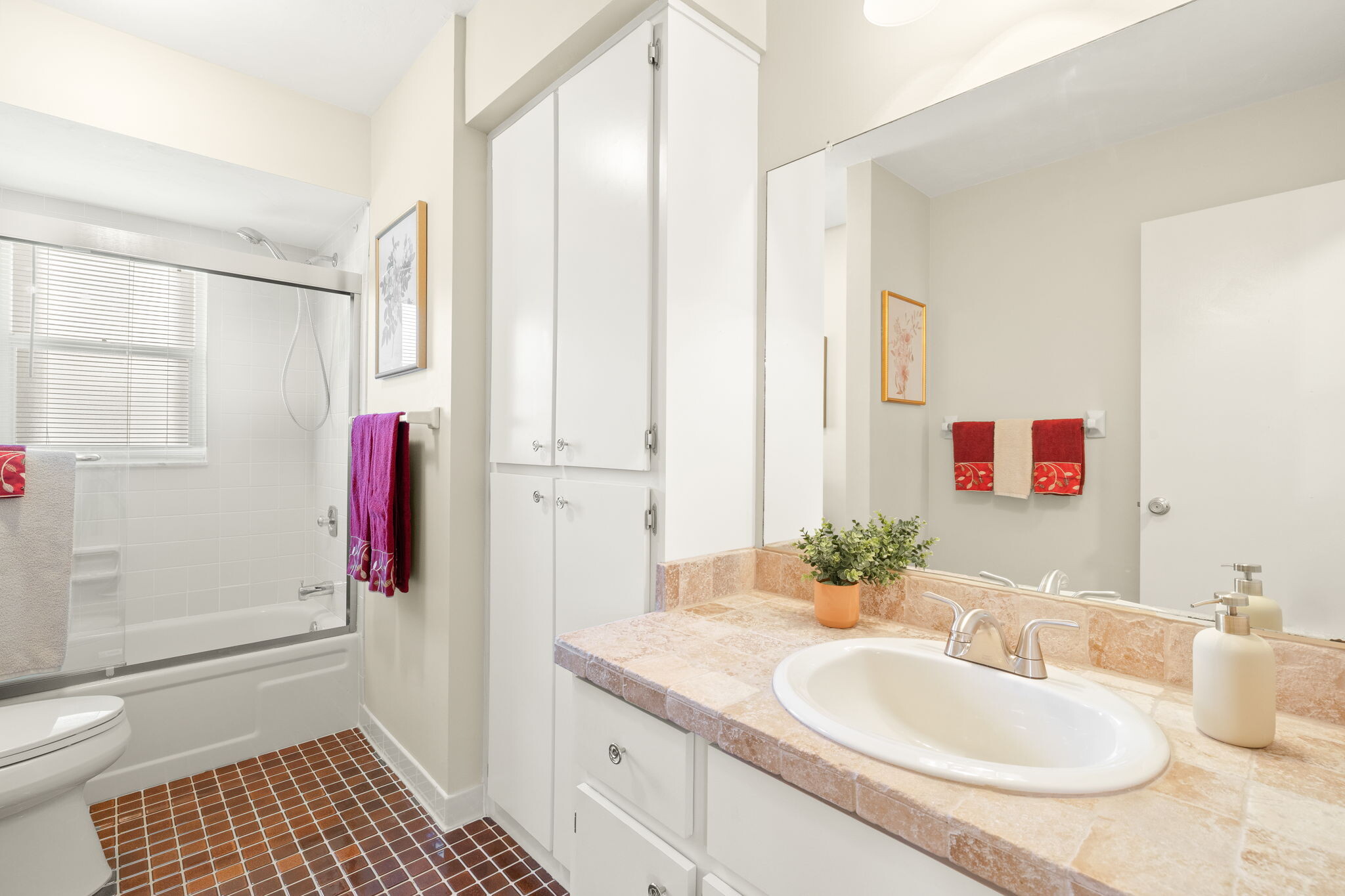 Guest Bathroom - 695 104th Ave N