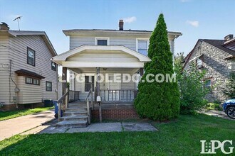 Building Photo - 414 Bender Dr