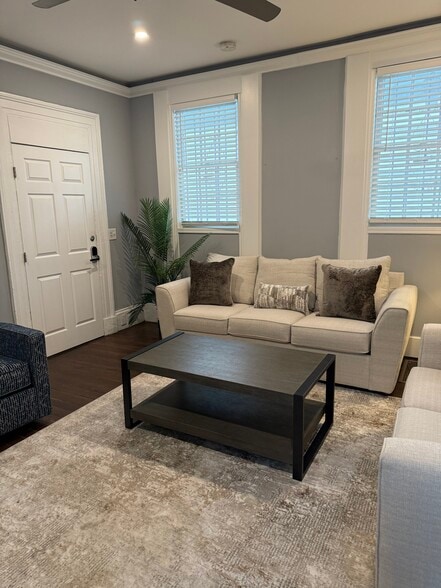 Living Room toward Entrance - 31 Nassau St