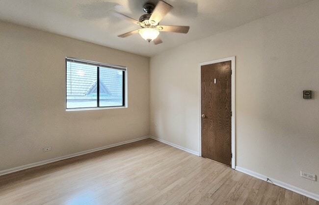 Building Photo - 1430 N Dearborn Pkwy