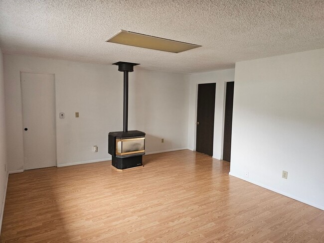 Building Photo - 208 Aquarius Way