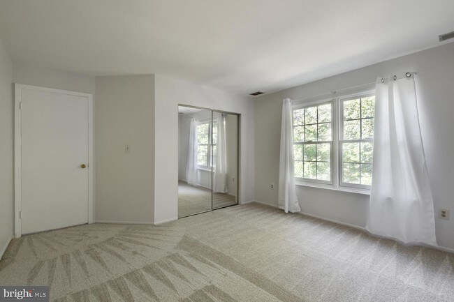 Building Photo - 7392 Elm Ct