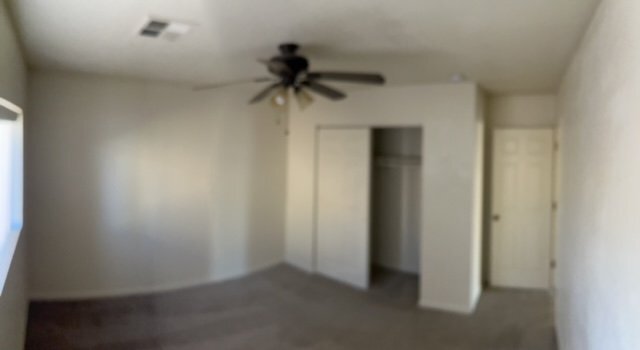 Building Photo - 14034 N Kendall Dr