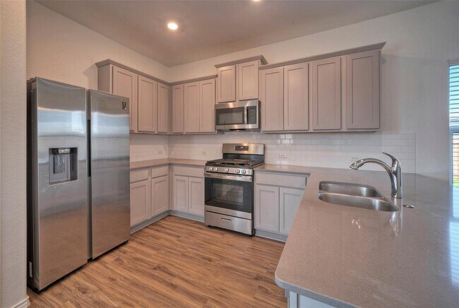 Building Photo - 3201 Ancira Pl