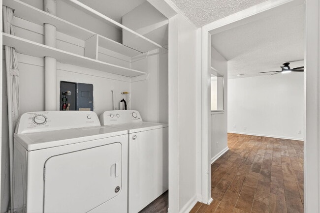 Building Photo - Move-In Ready 2BR Condo | Pool Access & Water Included