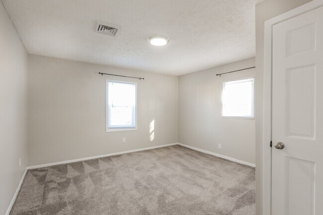 Building Photo - 1515 Villa Ave