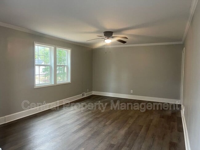 Building Photo - 522 Pennwood Dr