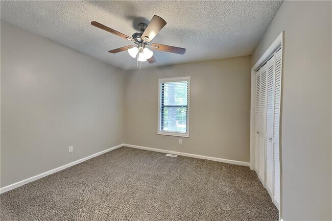 Building Photo - 4523 Hickory Grove Dr NW