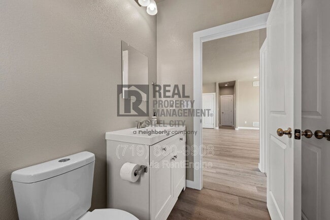 Building Photo - 295 W Acorn Dr