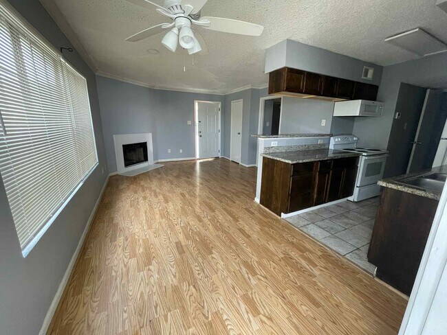 Building Photo - 2750 Holly Hall St