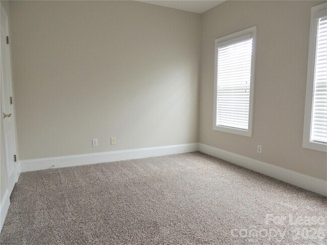 Building Photo - 14555 Adair Manor Ct