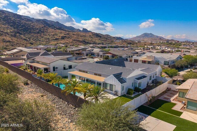 Building Photo - 9407 S 13th Way