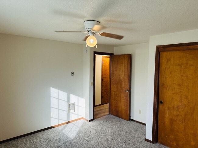 Building Photo - Newly Remodeled Four Bedroom One Level Home