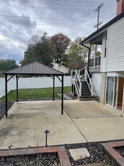 Building Photo - 100 Tara Ridge Ct