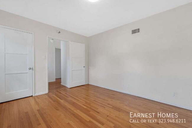 Building Photo - 13400 Weddington St
