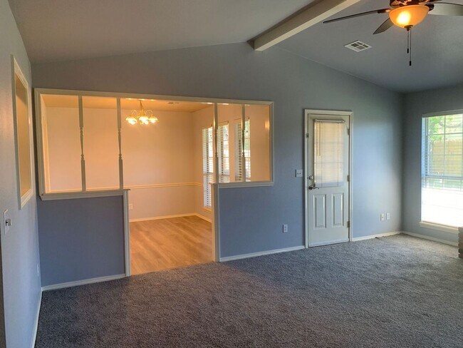 Building Photo - This beautifully updated three-bedroom, tw...