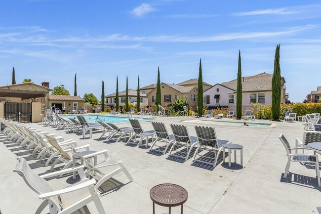 Building Photo - 3138 Vittoria Loop