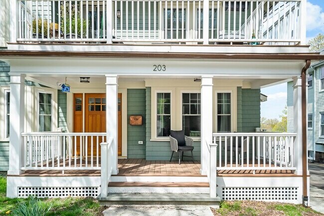 Primary Photo - 203 Winchester St