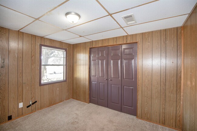 Building Photo - 1805 Oriole Dr