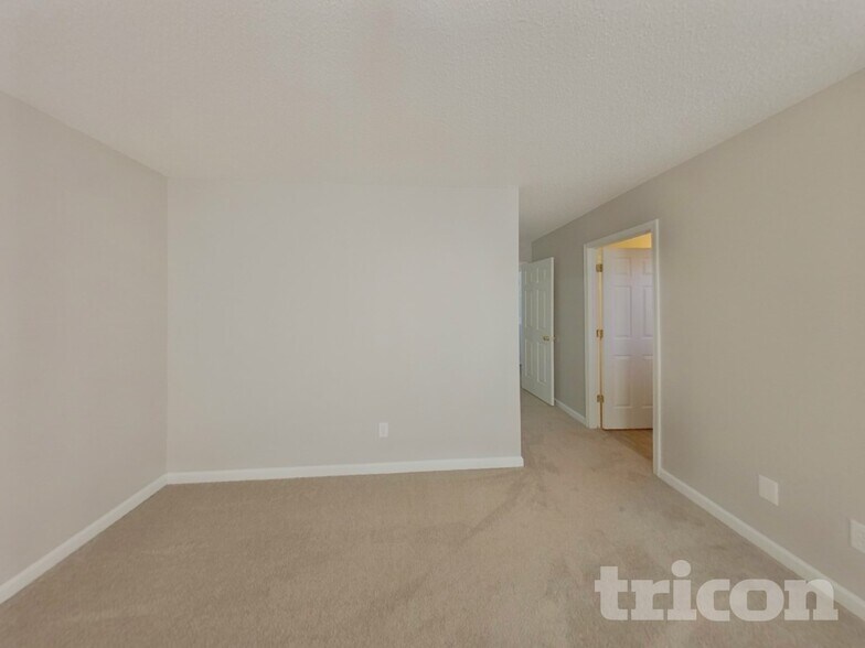 Building Photo - 428 Robins Egg Dr