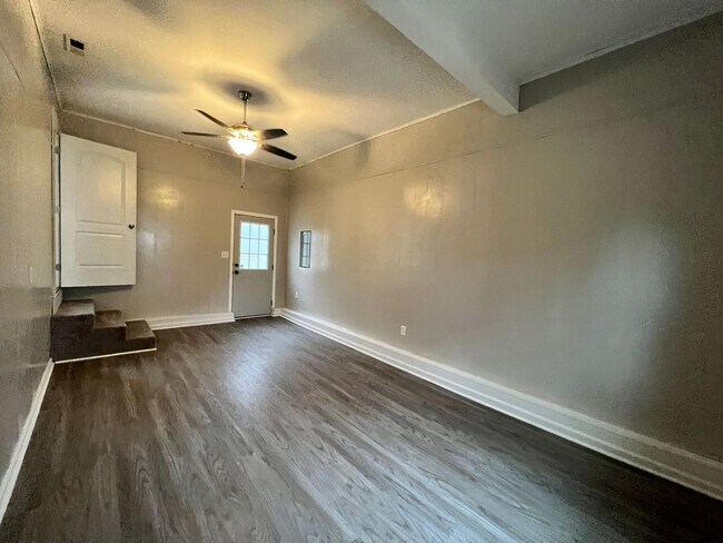 Building Photo - Four bedroom home in Norfolk - Beautiful Backyard