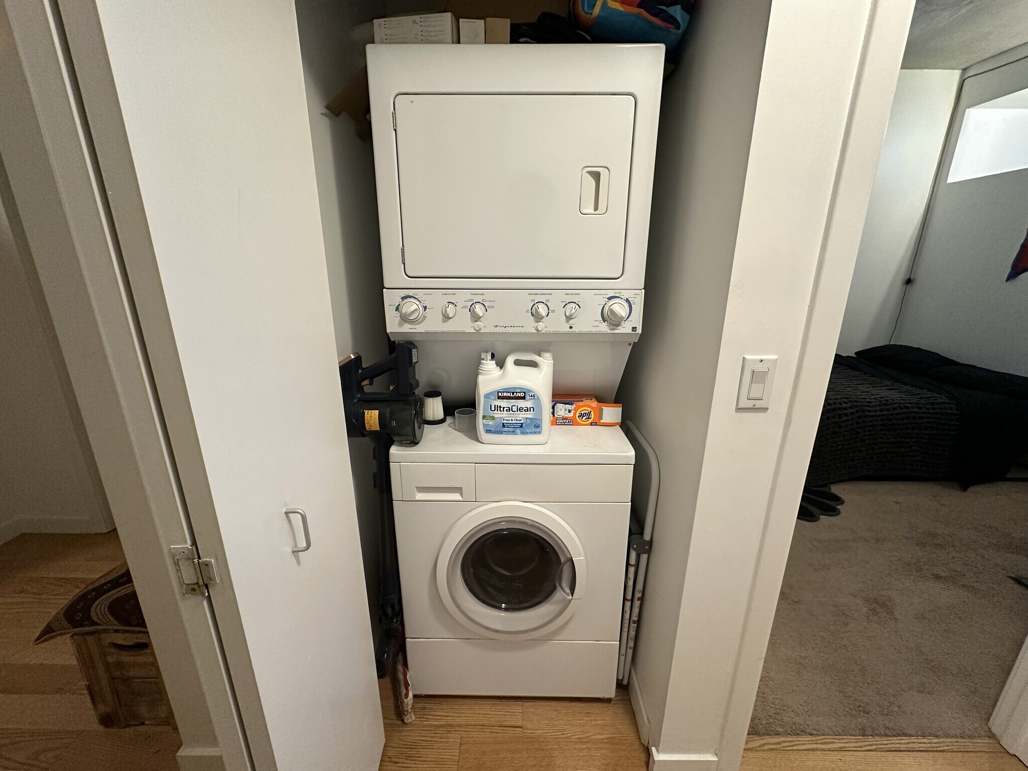 Building Photo - 235 W Van Buren St