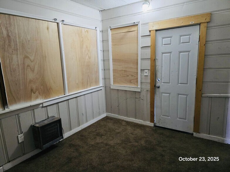 Building Photo - 11466 Somerset Ave