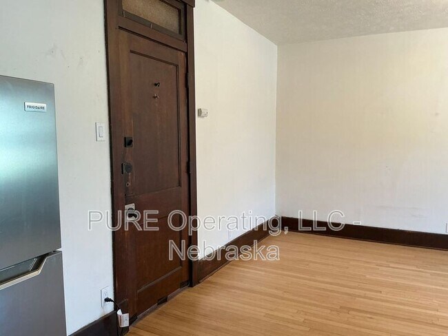 Building Photo - 120 N 6th St