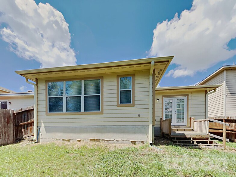 Building Photo - 9822 Vandenberg Way