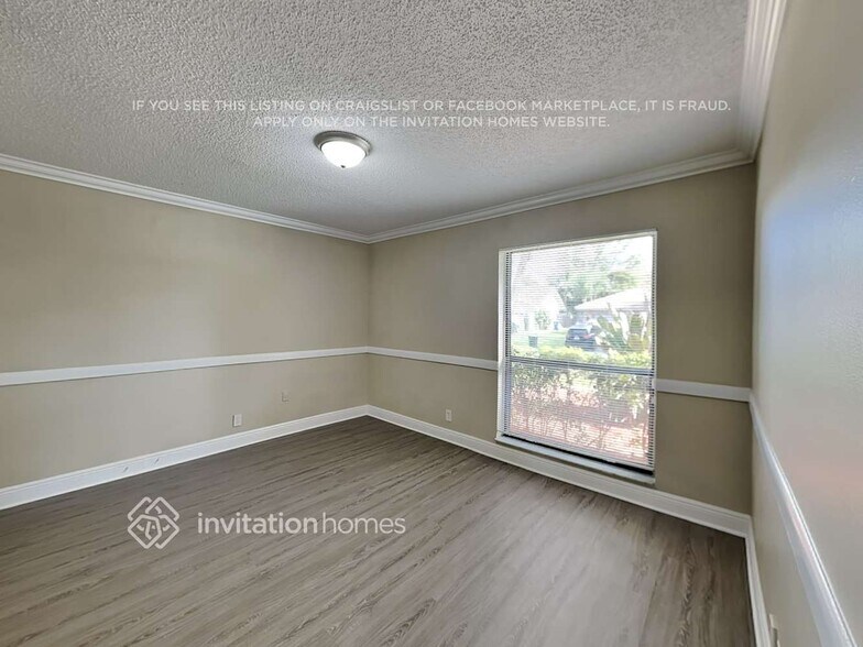 Building Photo - 3914 NW 72nd Dr