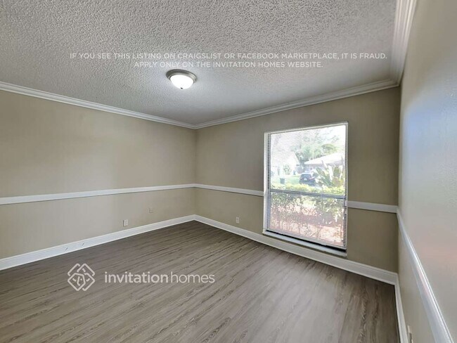 Building Photo - 3914 NW 72nd Dr