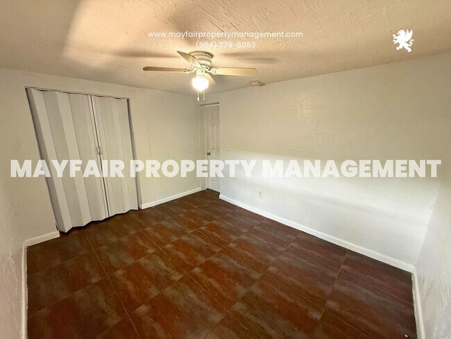 Building Photo - 1642 NW 13th Ct