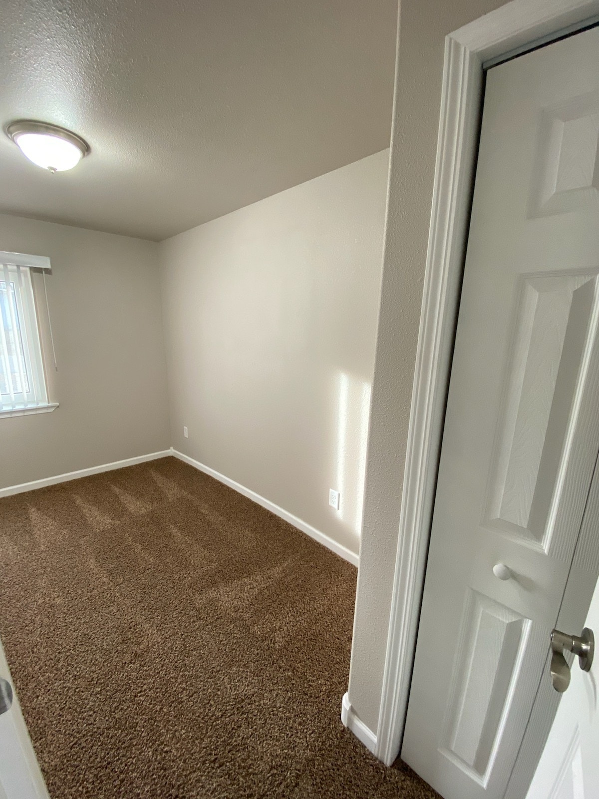 Building Photo - 135 Hemlock Dr