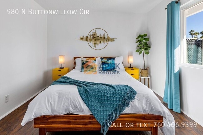 Building Photo - 980 N Buttonwillow Cir