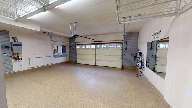 Building Photo - PRICE REDUCED | SOLAR | Great Location