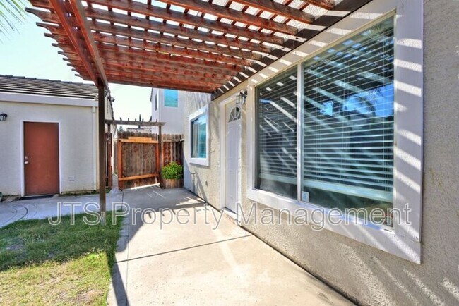 Building Photo - 6620 Verandah Ct