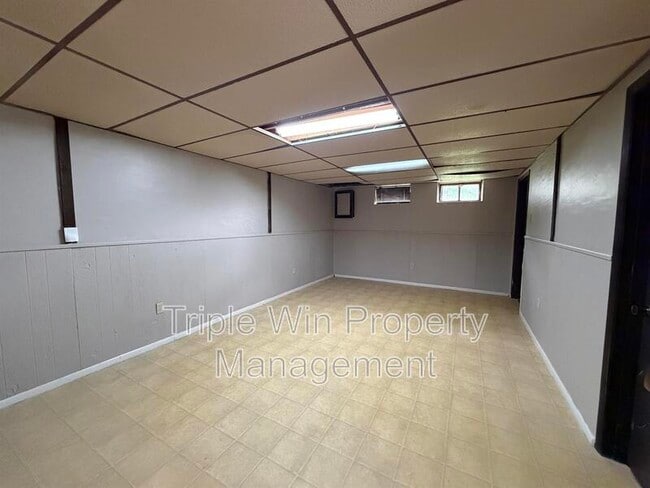 Building Photo - 3015 Matlock Dr