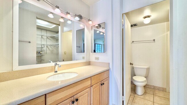 Building Photo - CONVENIENTY LOCATED AND SPACIOUS 2BD/2BA C...