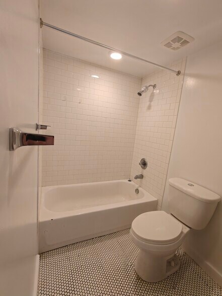 Building Photo - 4539 Smith Rd