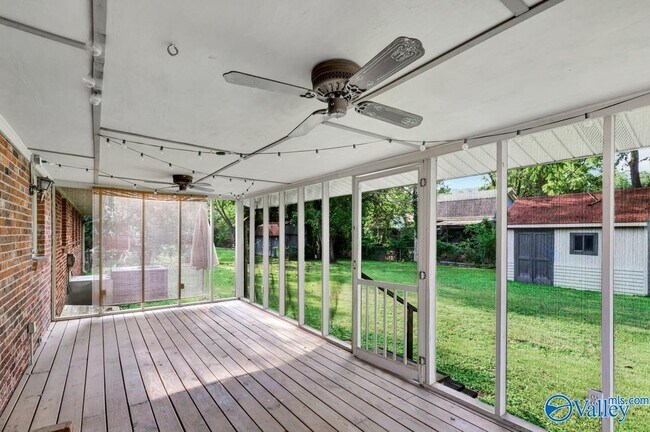 Building Photo - 2320 Rodgers Dr NE