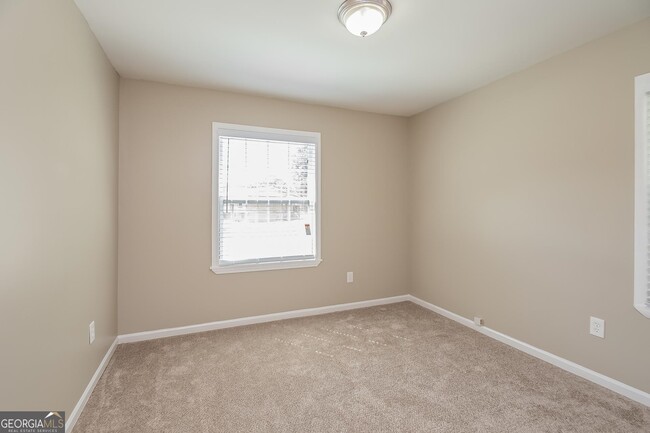 Building Photo - 6394 Waikiki Way