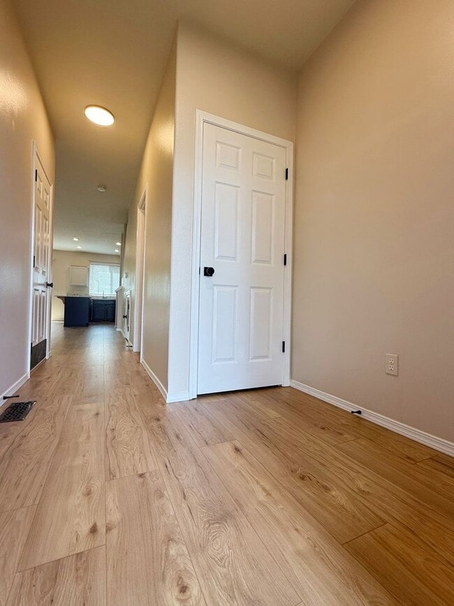 Building Photo - Updated Craftsman on Corner Lot in Aloha~ ...