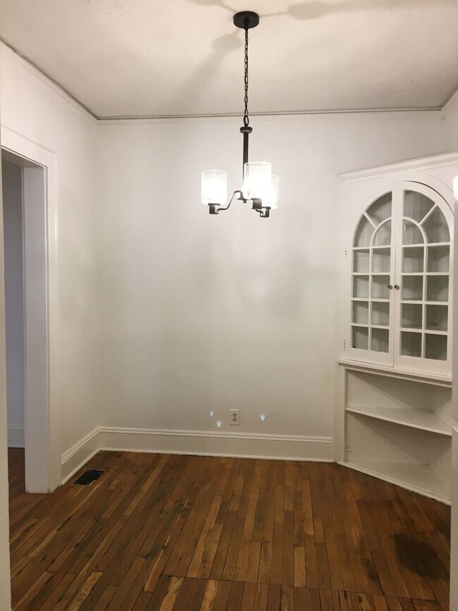 Interior Photo - 430 Ponce