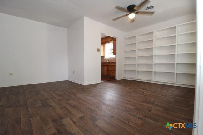 Building Photo - 502 S 9th St